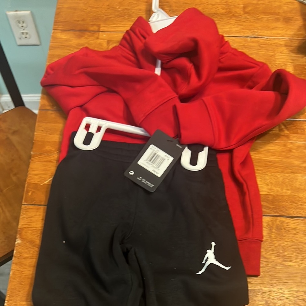 2 piece set Jordan outfit boys size 4